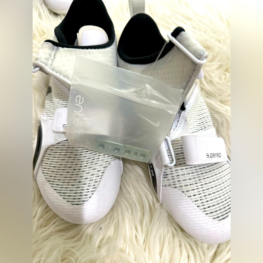 Nike Cycling Shoes size  8 Brand New